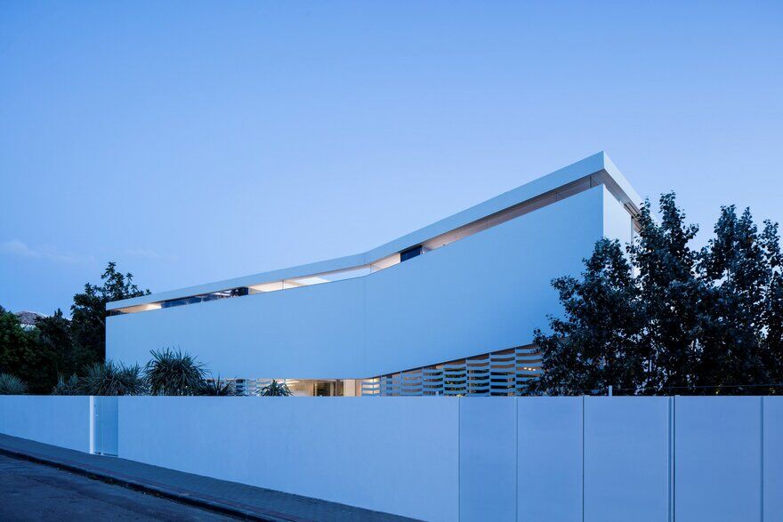 J House in Herzliya, Israel, Pitsou Kedem Architects 12