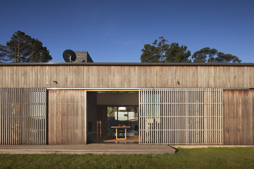 Main Ridge Rural House / Noxon Giffen Architects 8
