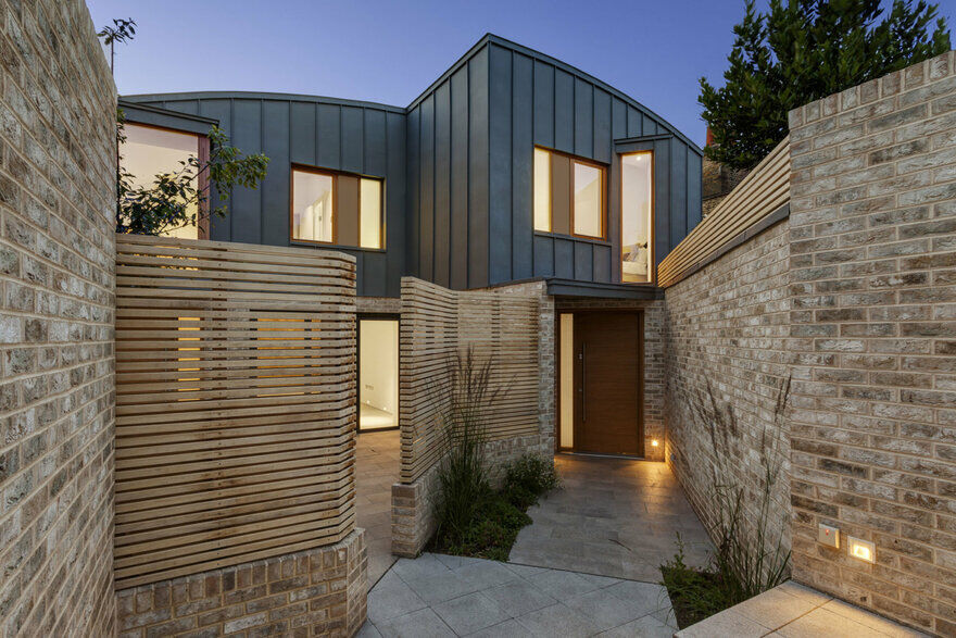 New-Build Courtyard Houses in London FORMstudio