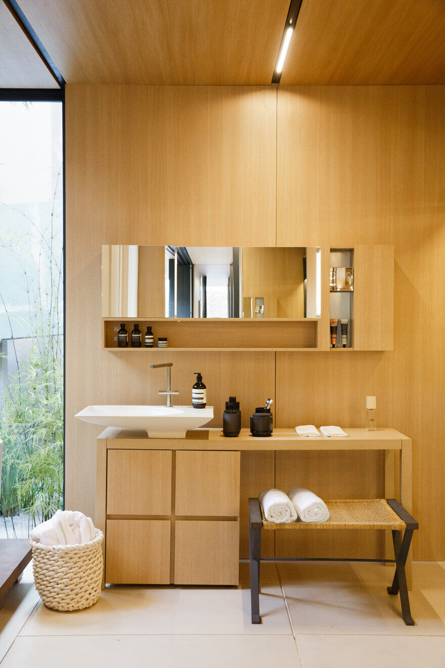 SysHaus - Quick Assembly Prefab House by Arthur Casas, bathroom