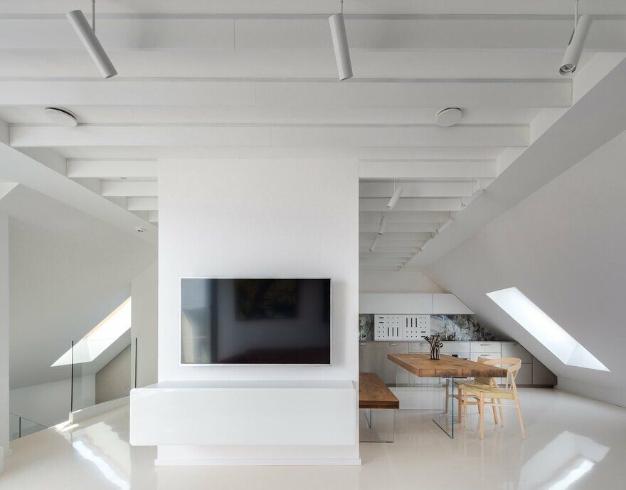 Top-Floor White Duplex 11