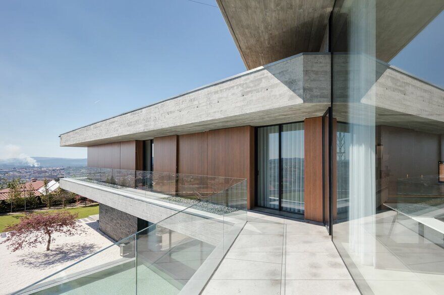 Fraião Fouse, V-shaped concrete house