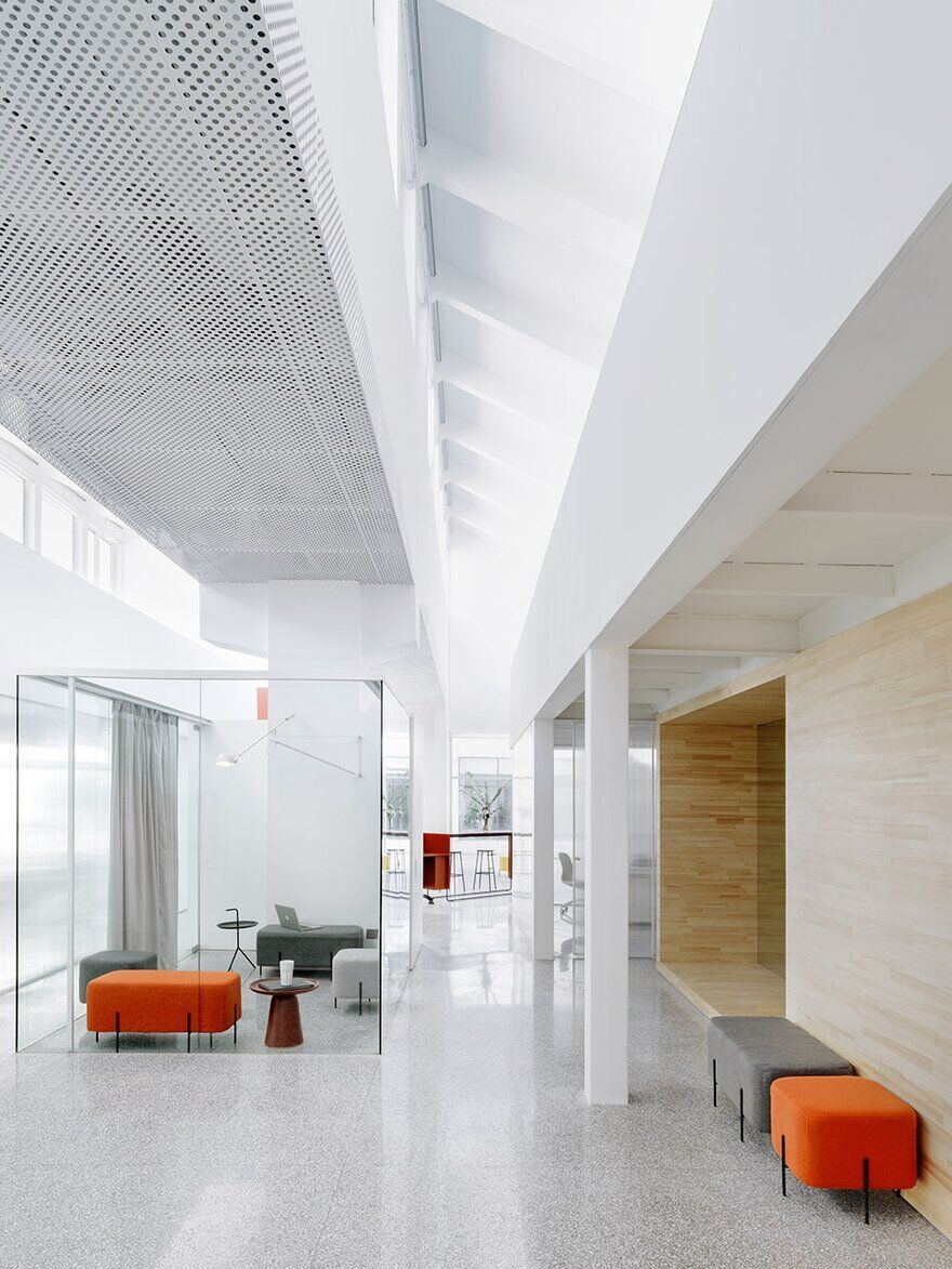 Beijing Textile Factory Converted into an Office for Media Company 3