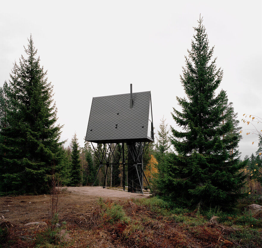 PAN Treetop Cabins Built on Stilts in Norwegian Forest 9