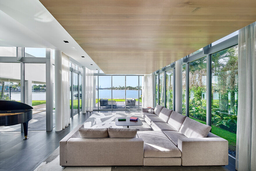 San Marino Residence is an indoor-outdoor experience within a tropical landscape 1