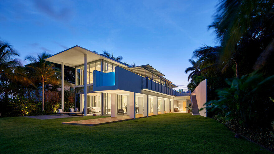 San Marino Residence is an indoor-outdoor experience within a tropical landscape 6