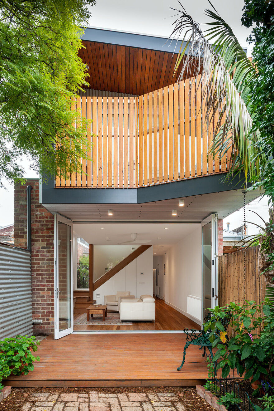 Treehouse Terrace House / Green Sheep Collective
