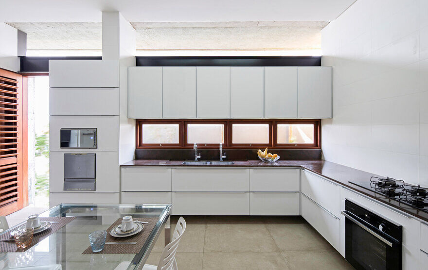 kitchen / Martins Lucena Architects