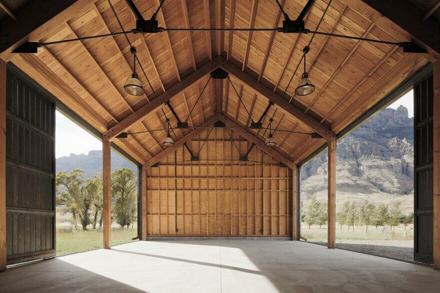 Barn in Wyoming / Lake Flato Architects