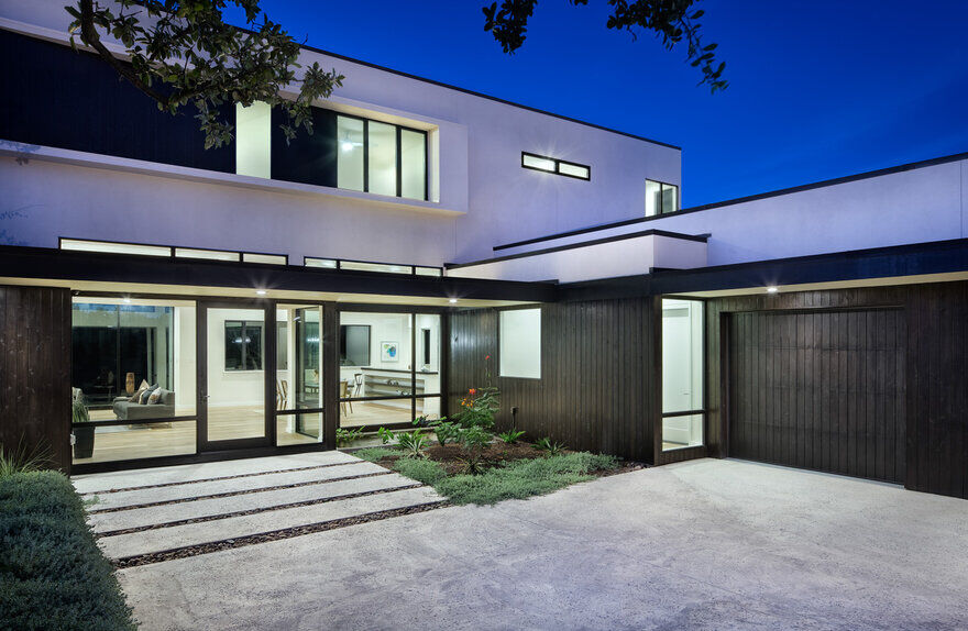 Lakeway Residence / Clark Richardson Architects