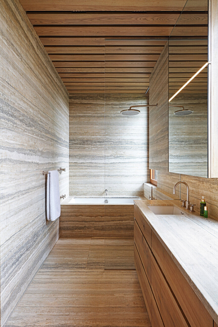 bathroom / Slade Architecture