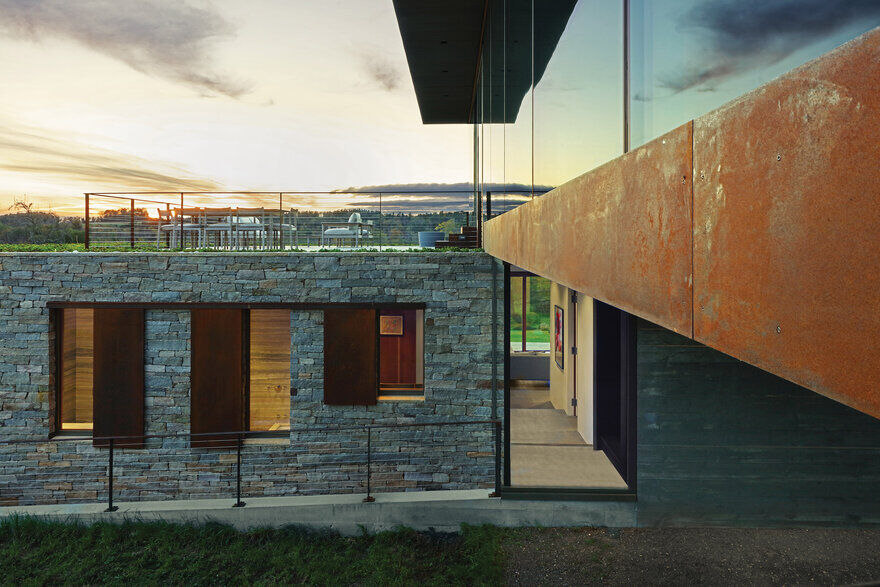 Link Farm House / Slade Architecture
