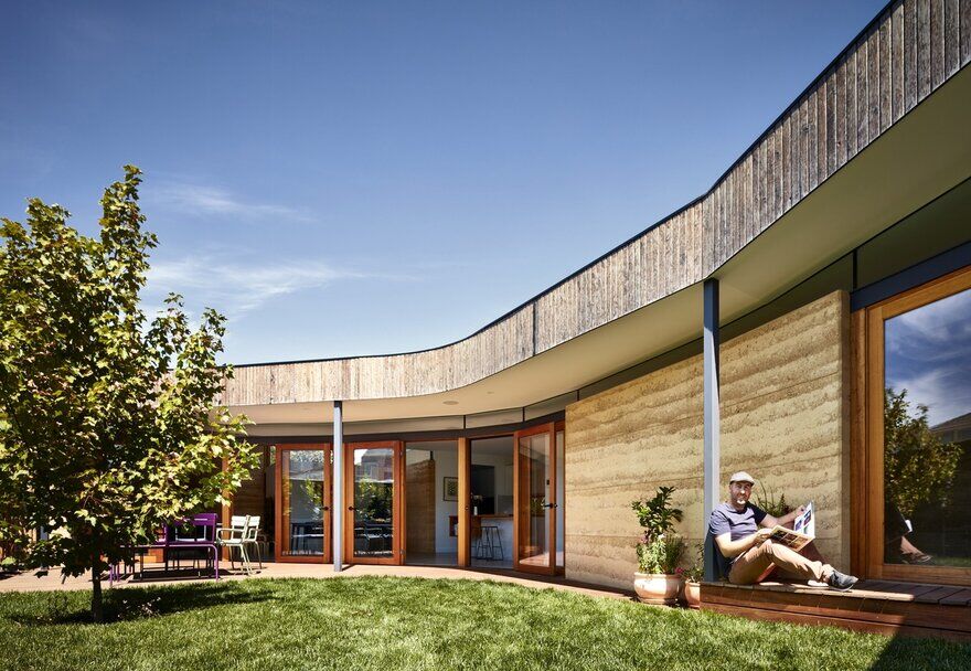 Rammed Earth Extension to a Californian Bungalow
