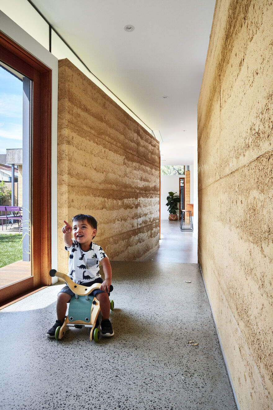 Rammed Earth Extension to a Californian Bungalow