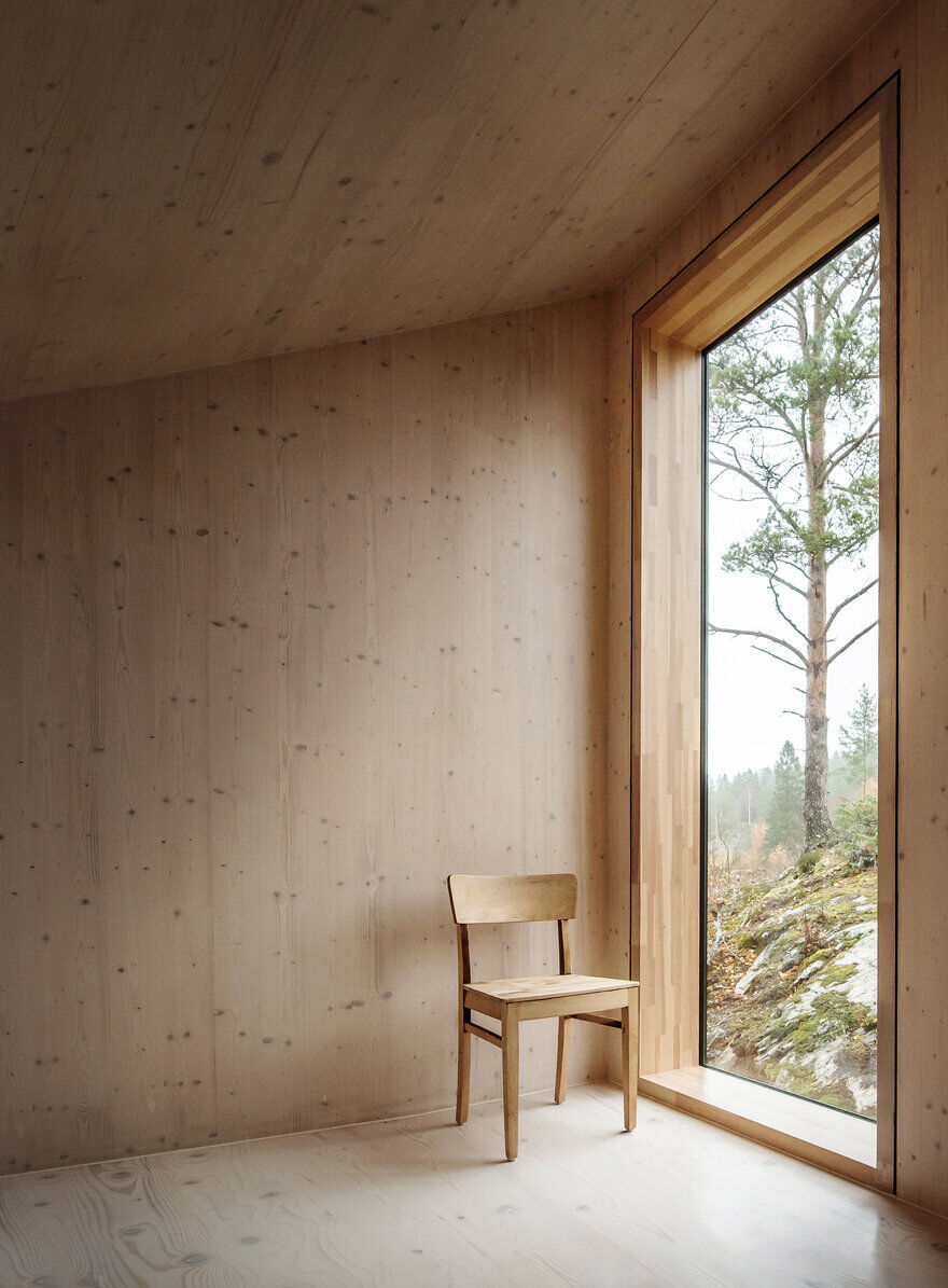 Rones Cabin with a View of the Fjord / Sanden+Hodnekvam Architects