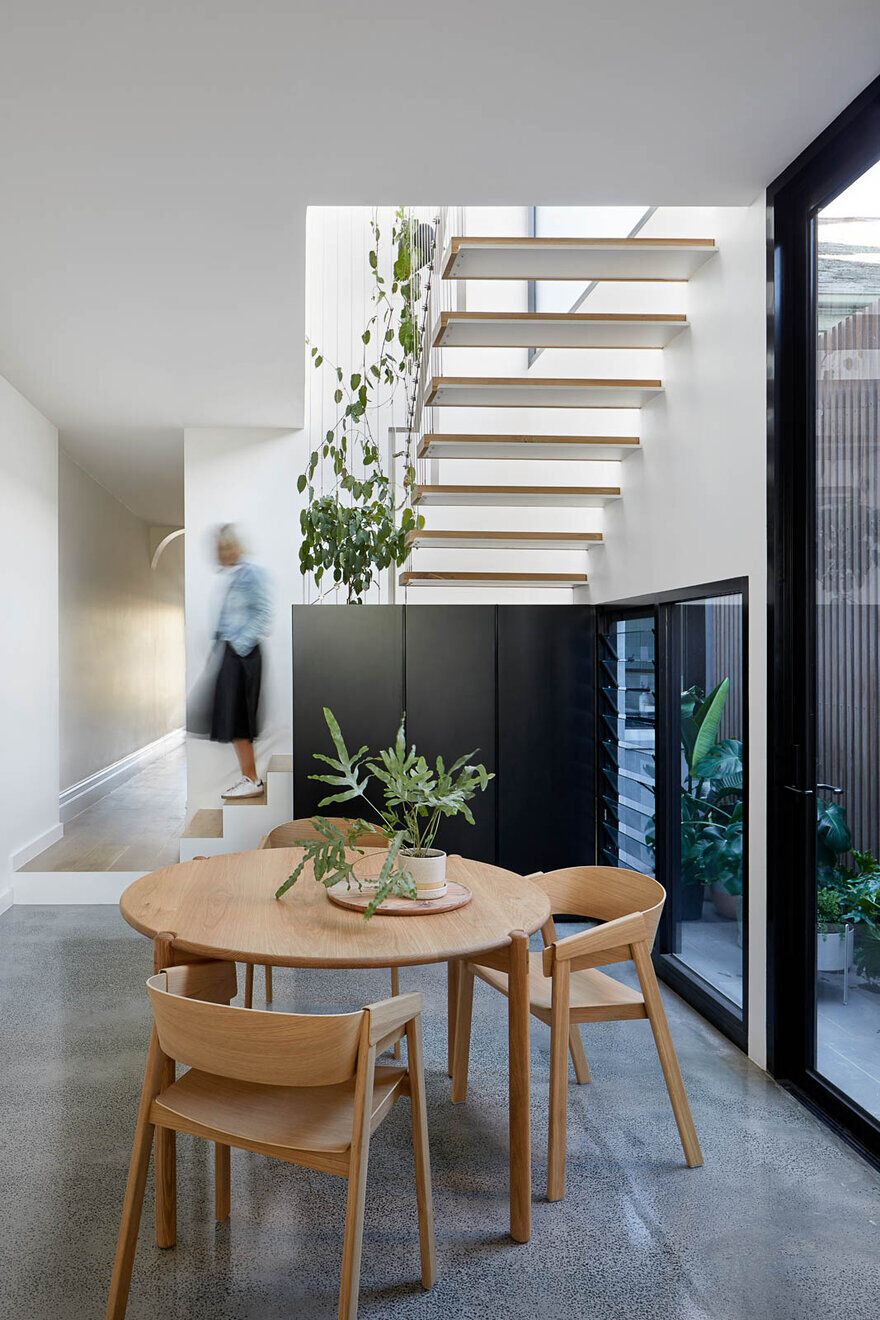 Tom Robertson Architects Turned Dark Workers’ Cottage into a Contemporary Family Home