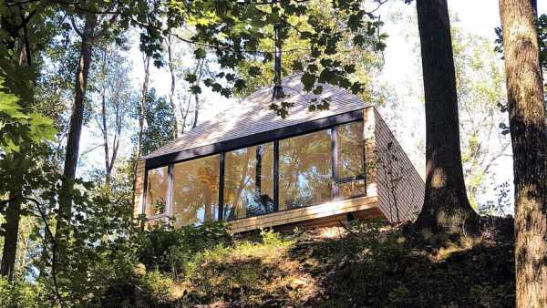 Cedar-Clad Cabin Inspired by Scandinavian Design and the ‘Hygge’ Mindset