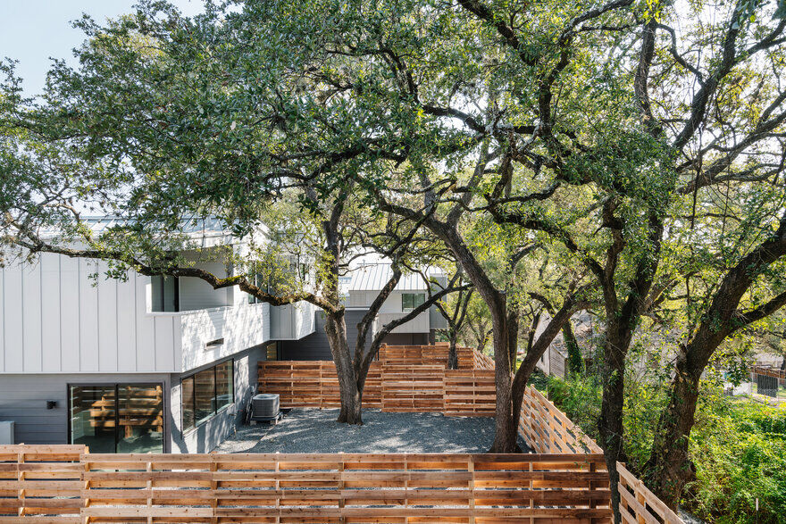 Clawson Duplex: Adult Tree Houses Take Root in Austin, Texas