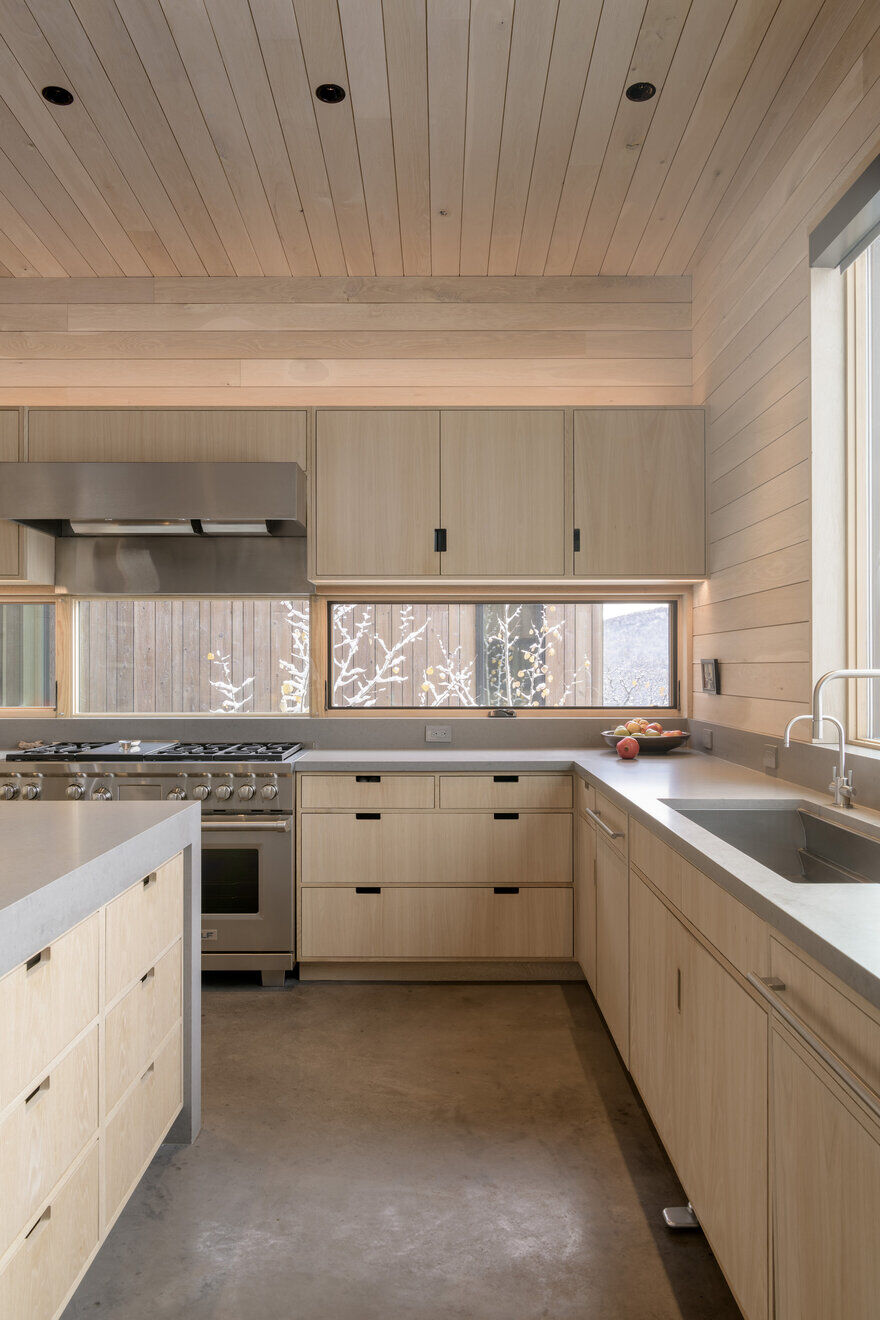 kitchen, Gammel Dam Retreat / CCY Architects
