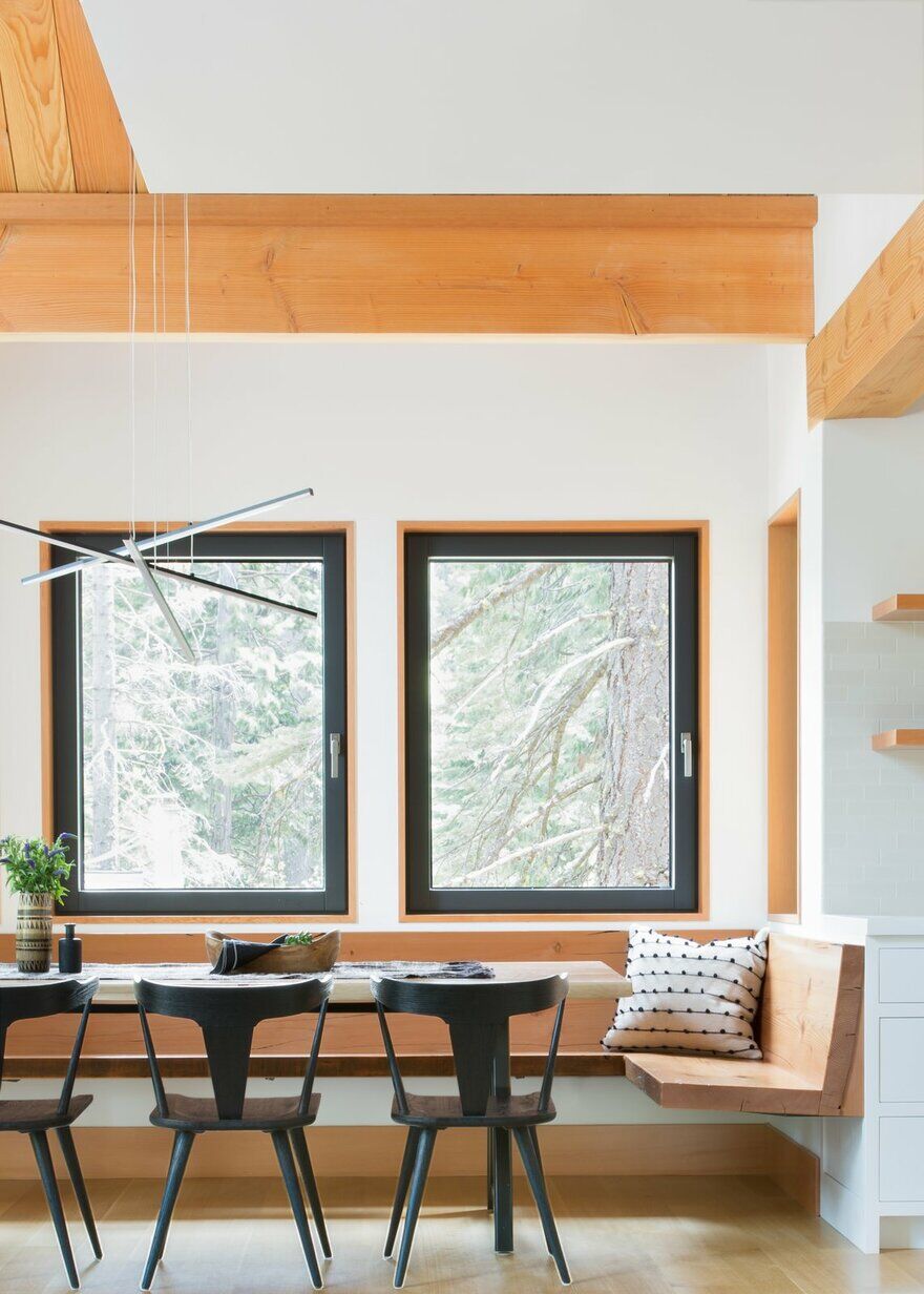 Woodsy Tahoe Cabin / Regan Baker Design