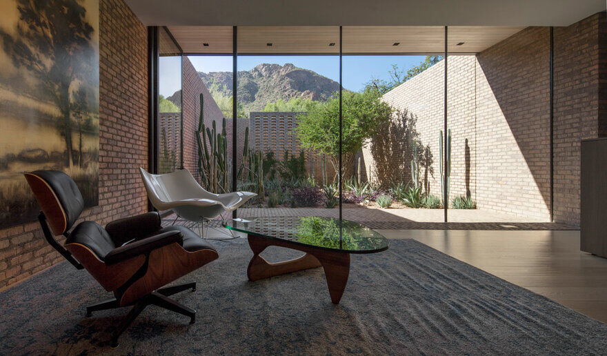 Ghost Wash House in Arizona / Architecture Infrastructure Research
