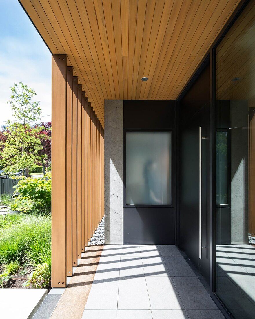 Point Grey Residence in Vancouver / BattersbyHowat Architects