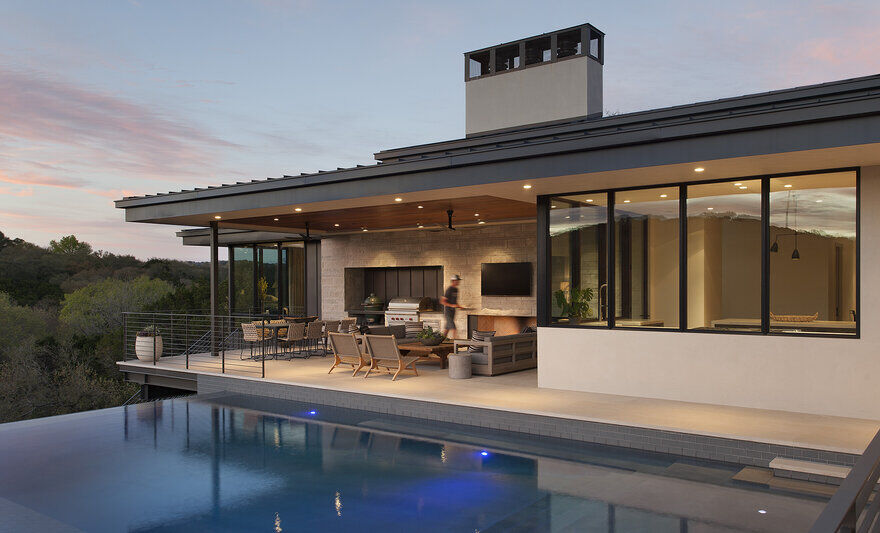 Westview Cliffside Residence / McCollum Studio Architects