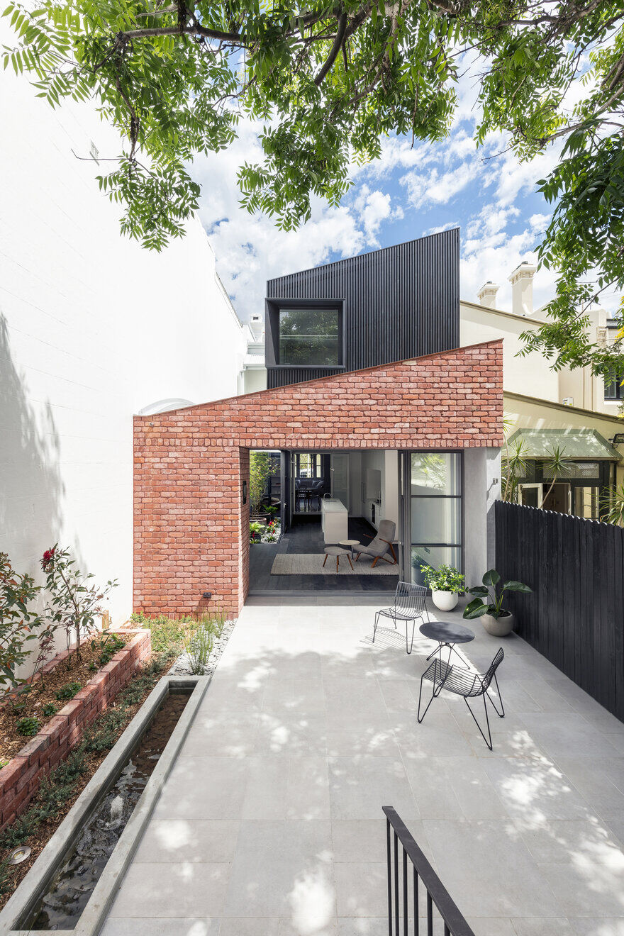 Glebe Red House / Benn & Penna Architects