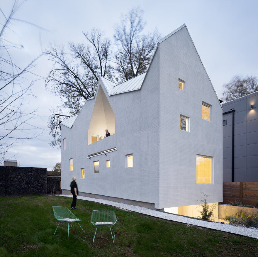 Haus Gables: Single-Family Residence Made of Cross-Laminated Timber