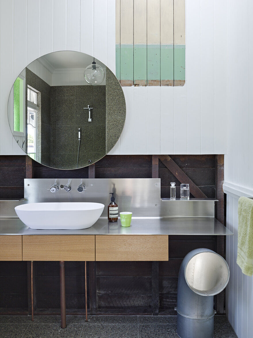 bathroom / Kieron Gait Architects