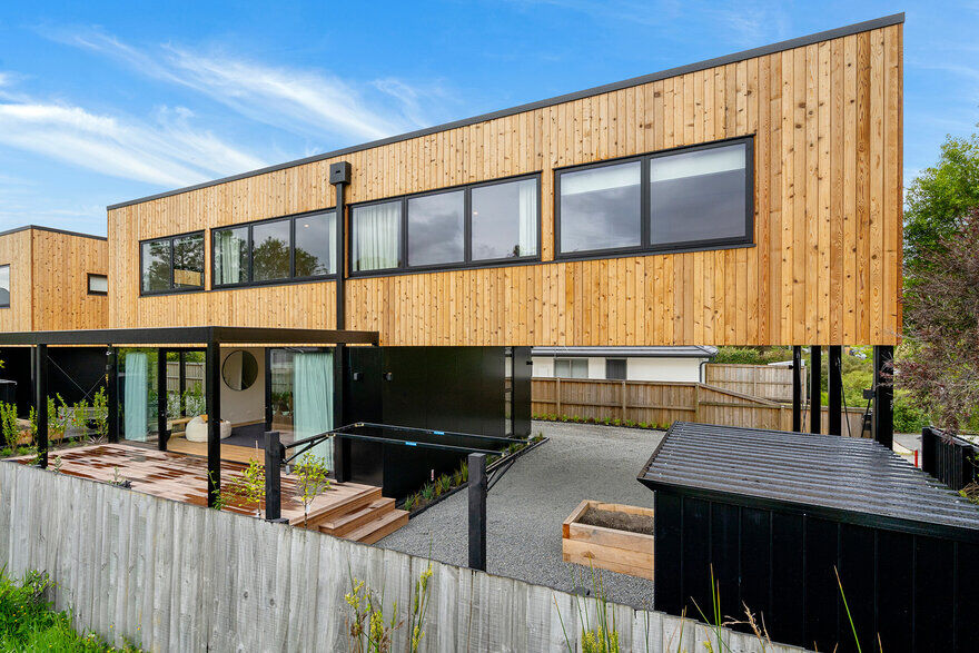 Timber Twin Units / Gary Todd Architecture