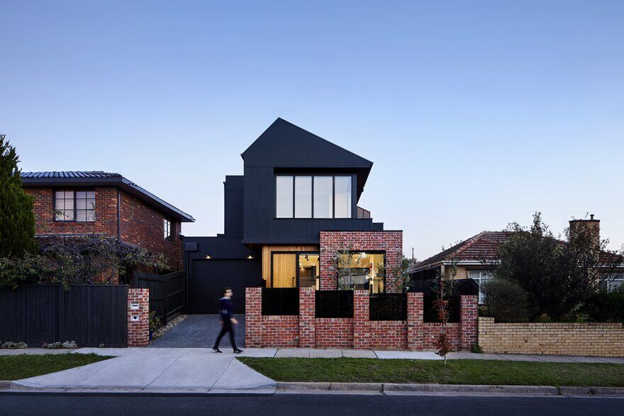 new double story residence, Melbourne / Atlas Architects