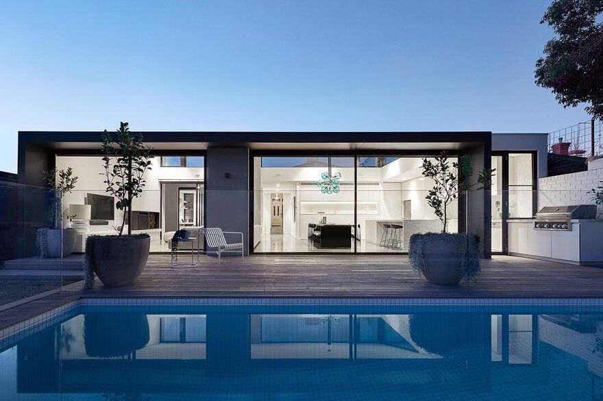 An Innovative Renovation and Extension of a Beautiful Federation Home