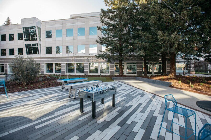 PayPal Headquarters Renovation / HGA and SWA Group / Outdoor Games Space