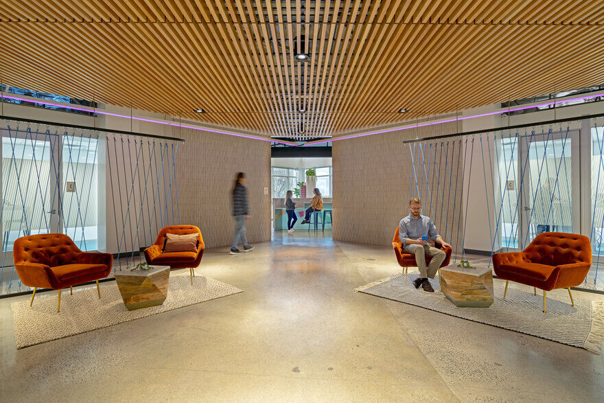 PayPal Headquarters Renovation / HGA and SWA Group / Indoor Open Seating