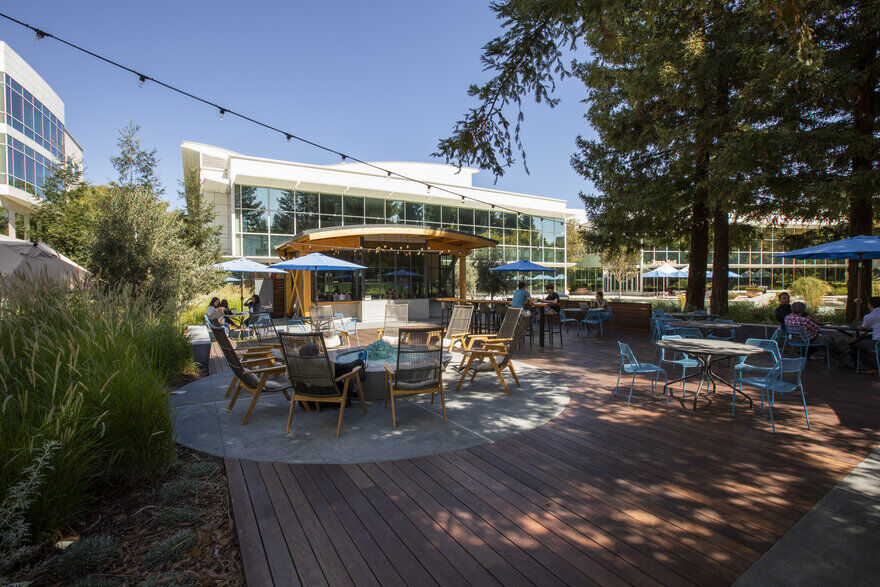PayPal Headquarters Renovation / HGA and SWA Group / Oasis Outdoor Space