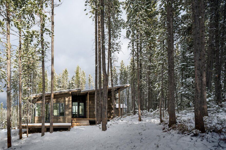 Ulery Lake Cabin Near Yellowstone National Park / Lake Flato Architects