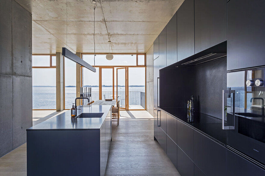 kitchen / Frederiksen Architects