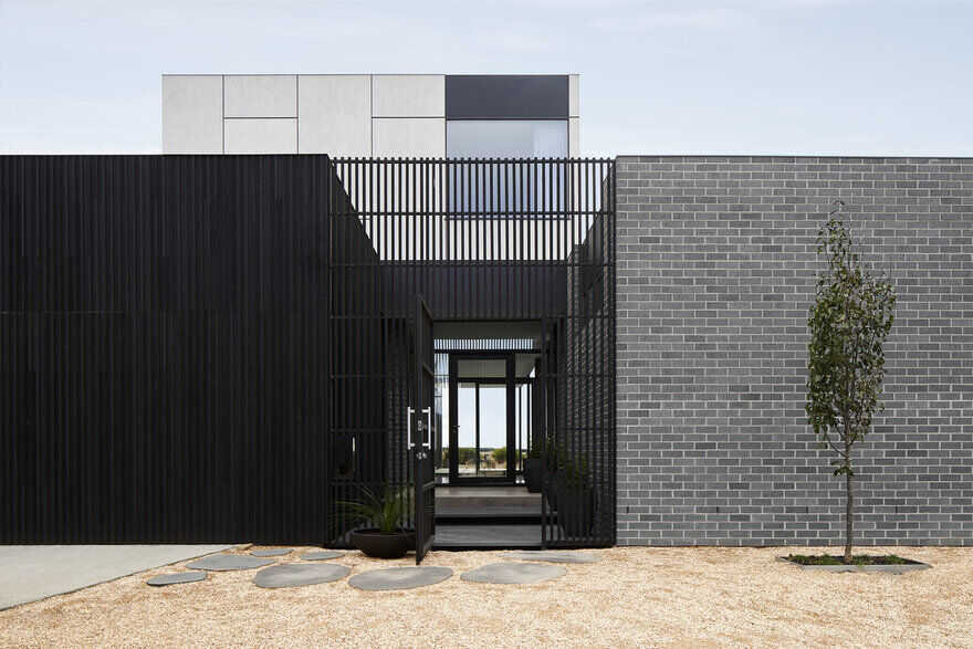 Torquay Beach House / Luke Fry Architecture & Interior Design