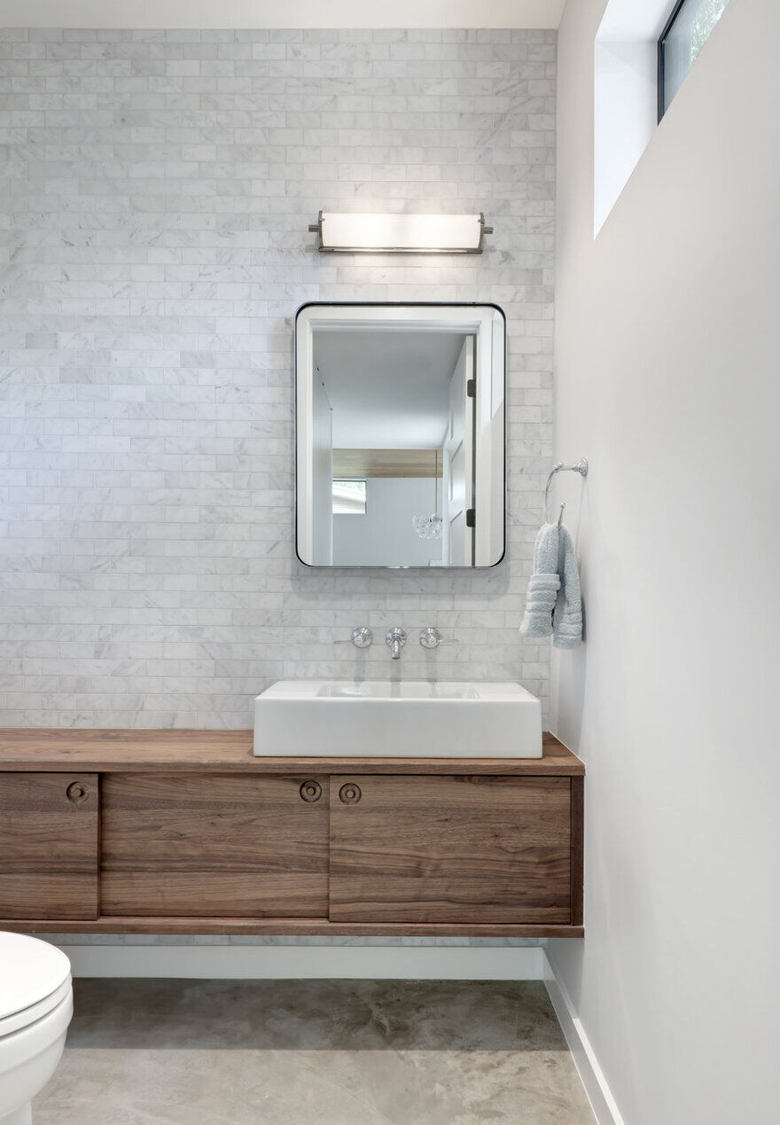 bathroom / Matt Fajkus Architecture