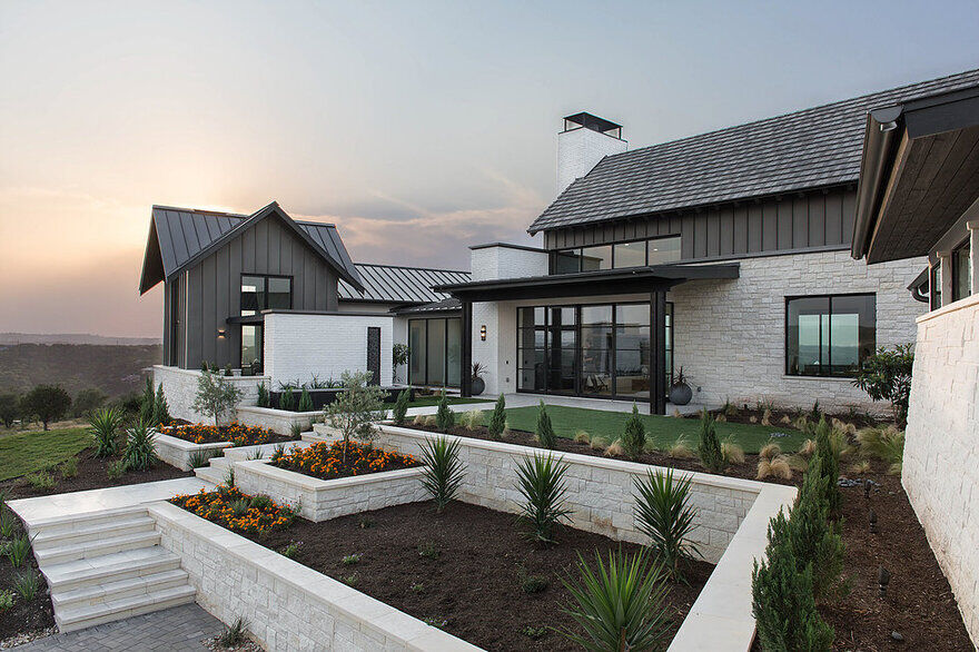 Modern Farmhouse Residence / Cornerstone Architects