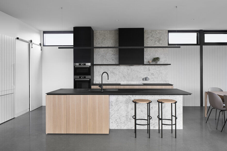 kitchen / Luke Fry Architecture & Interior Design