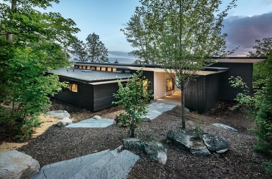 Lake Joseph Cottage / VFA Architecture + Design