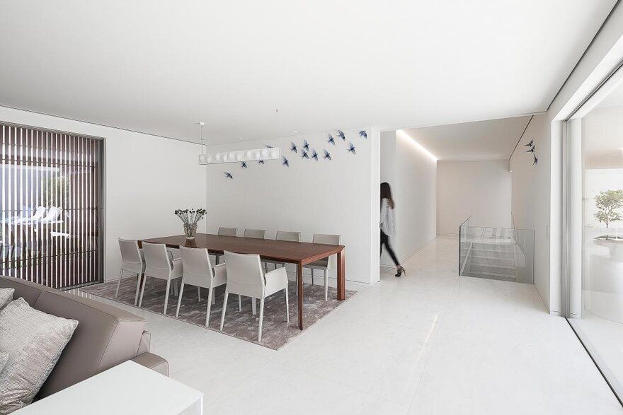 Águeda House - An Intervention in an Eclectic Architecture Building