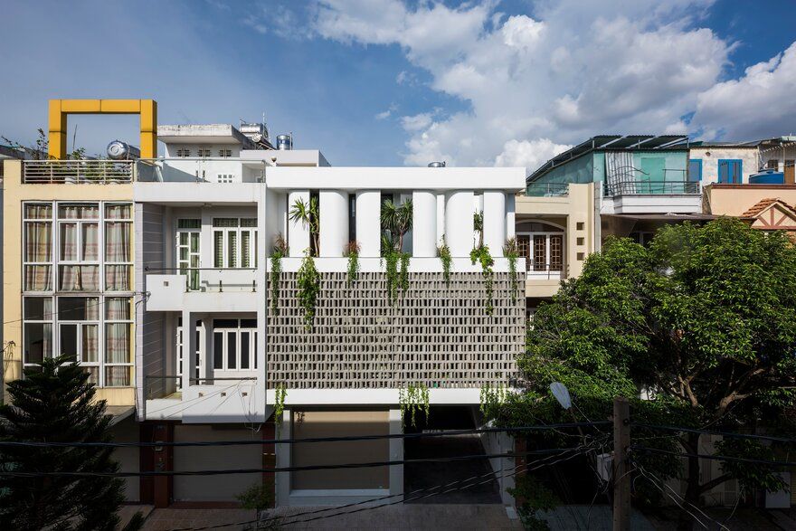 House for a Daughter / KHUÔN Studio
