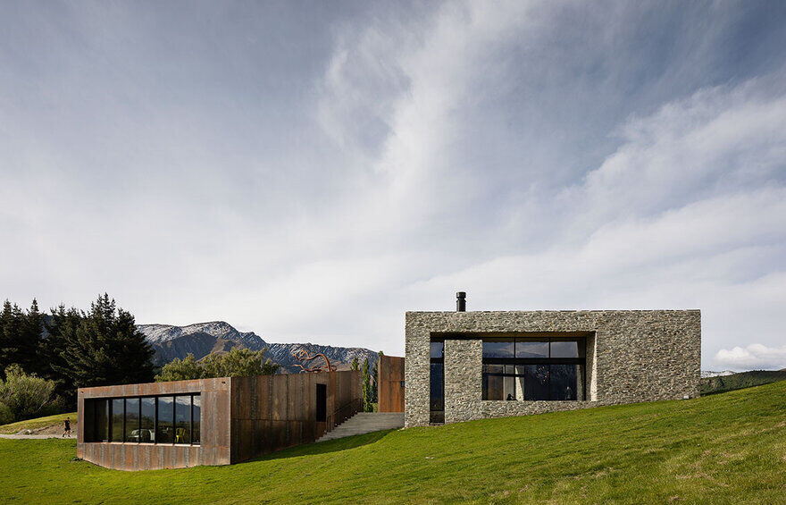 Arrowtown House by RTA Studio is Shaped by Its Environment