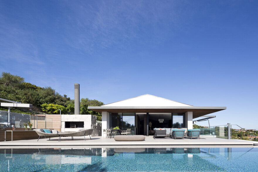 Villa Emma – Summer Retreat by Mario Mazzer Architects