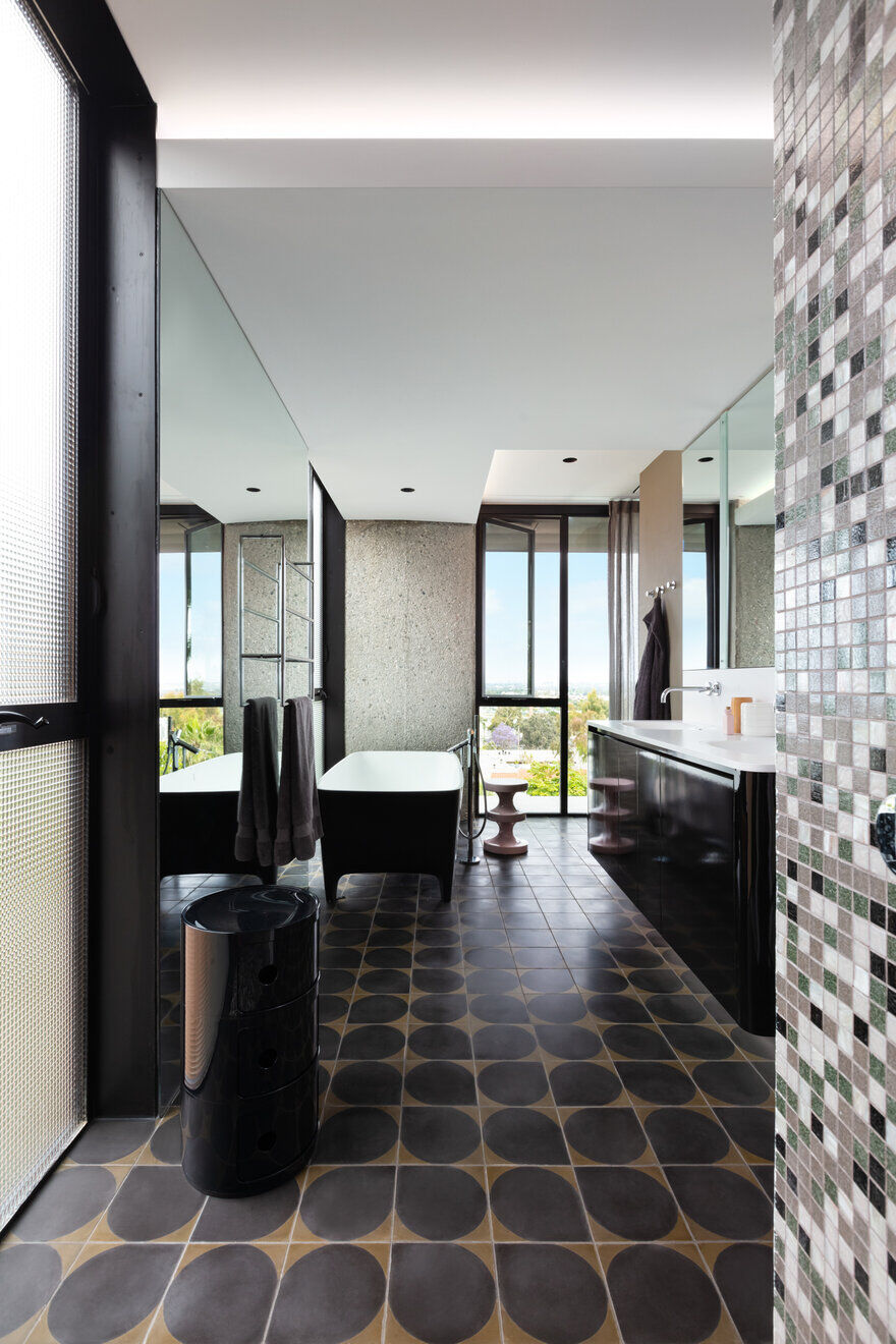 bathroom / Clive Wilkinson Architects