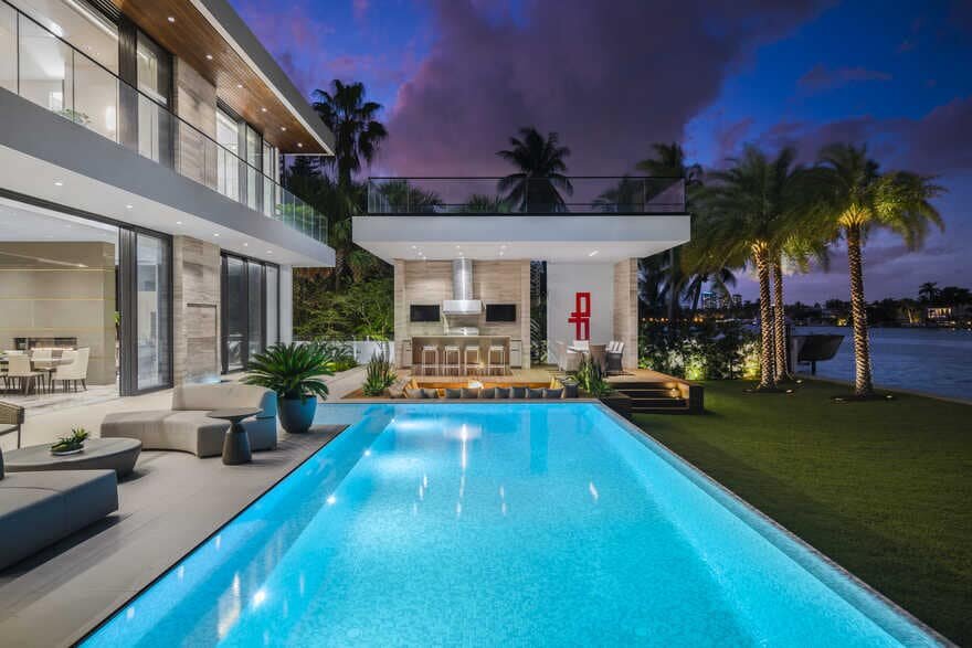 Palm Island Modern Residence / Choeff Levy Fischman