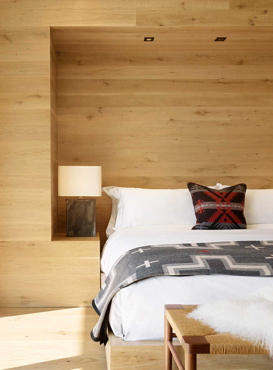 bedroom / Carney Logan Burke Architects